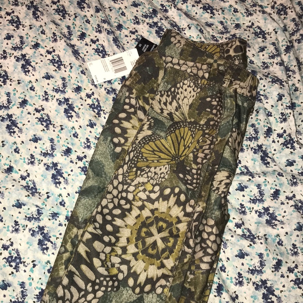 URBAN OUTFITTERS GREEN PATTERNED PANTS